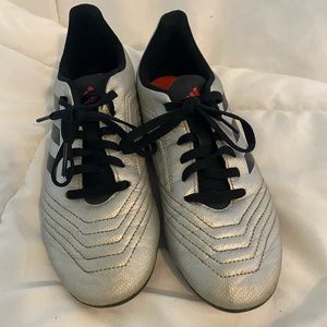 Adidas Predator silver soccer cleats size 4